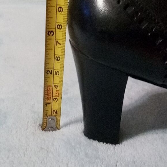 Etienne Aigner Heels - Picture 9 of 9